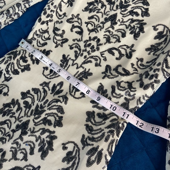 GORGEOUS dress perfect for wedding/charity event - Picture 11 of 15